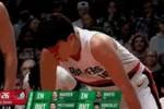来啦！斯普利特没上里斯 杨瀚森首节就登场&连续保护篮板